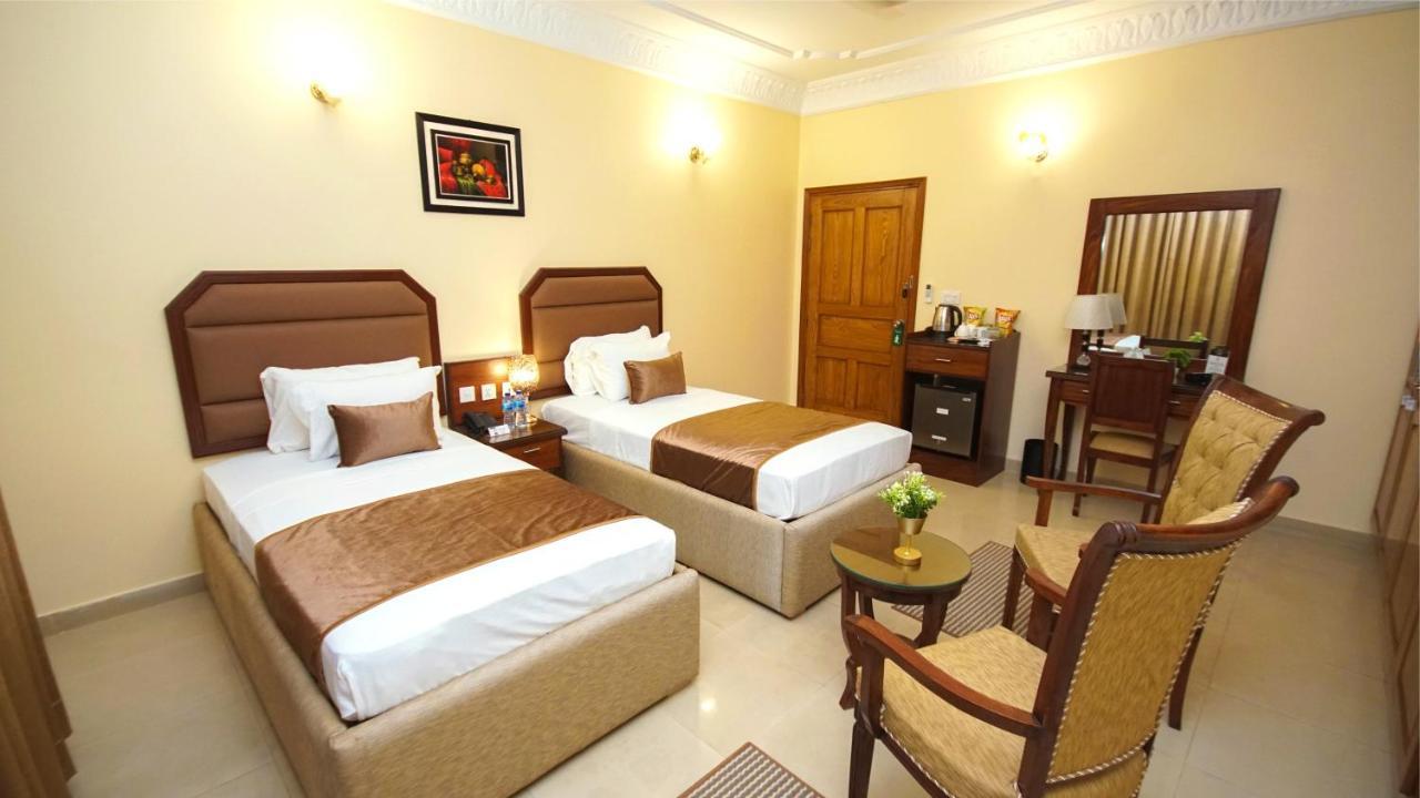World Inn Hotel Karachi Exterior foto