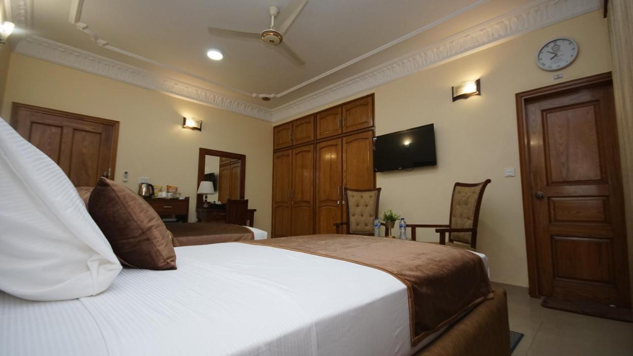 World Inn Hotel Karachi Exterior foto