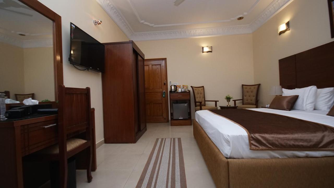 World Inn Hotel Karachi Exterior foto