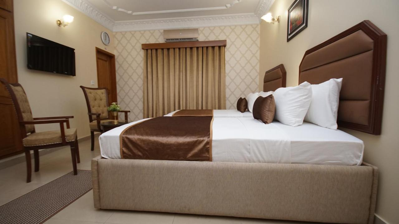 World Inn Hotel Karachi Exterior foto