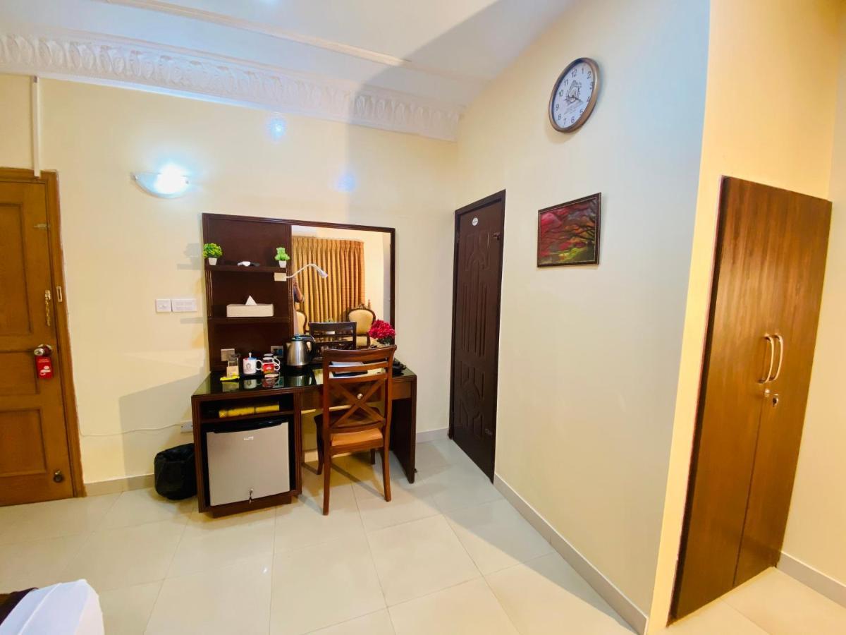 World Inn Hotel Karachi Exterior foto
